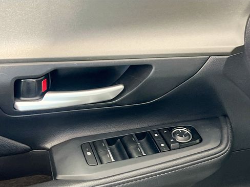 Used 2025 Toyota Grand Highlander XLE image 16