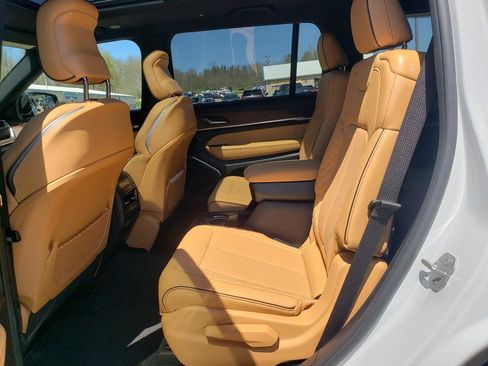 New 2025 Jeep Grand Cherokee L Summit AWD/4WD image 12