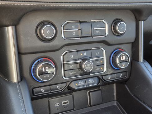 Used 2021 Chevrolet Tahoe Z71 w/ Rear Media and Nav Package image 32