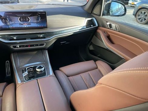 Certified 2026 BMW X5 xDrive40i w/ Executive Package image 11
