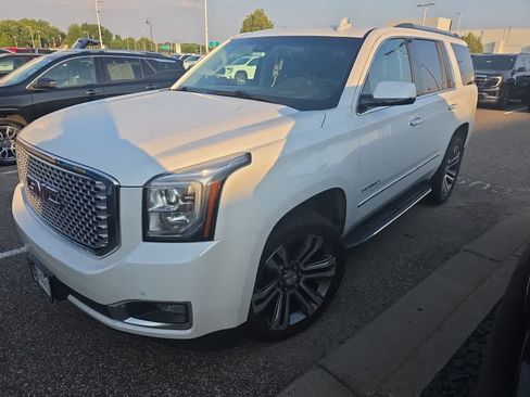 Used 2017 GMC Yukon Denali w/ Open Road Package AWD/4WD image 2