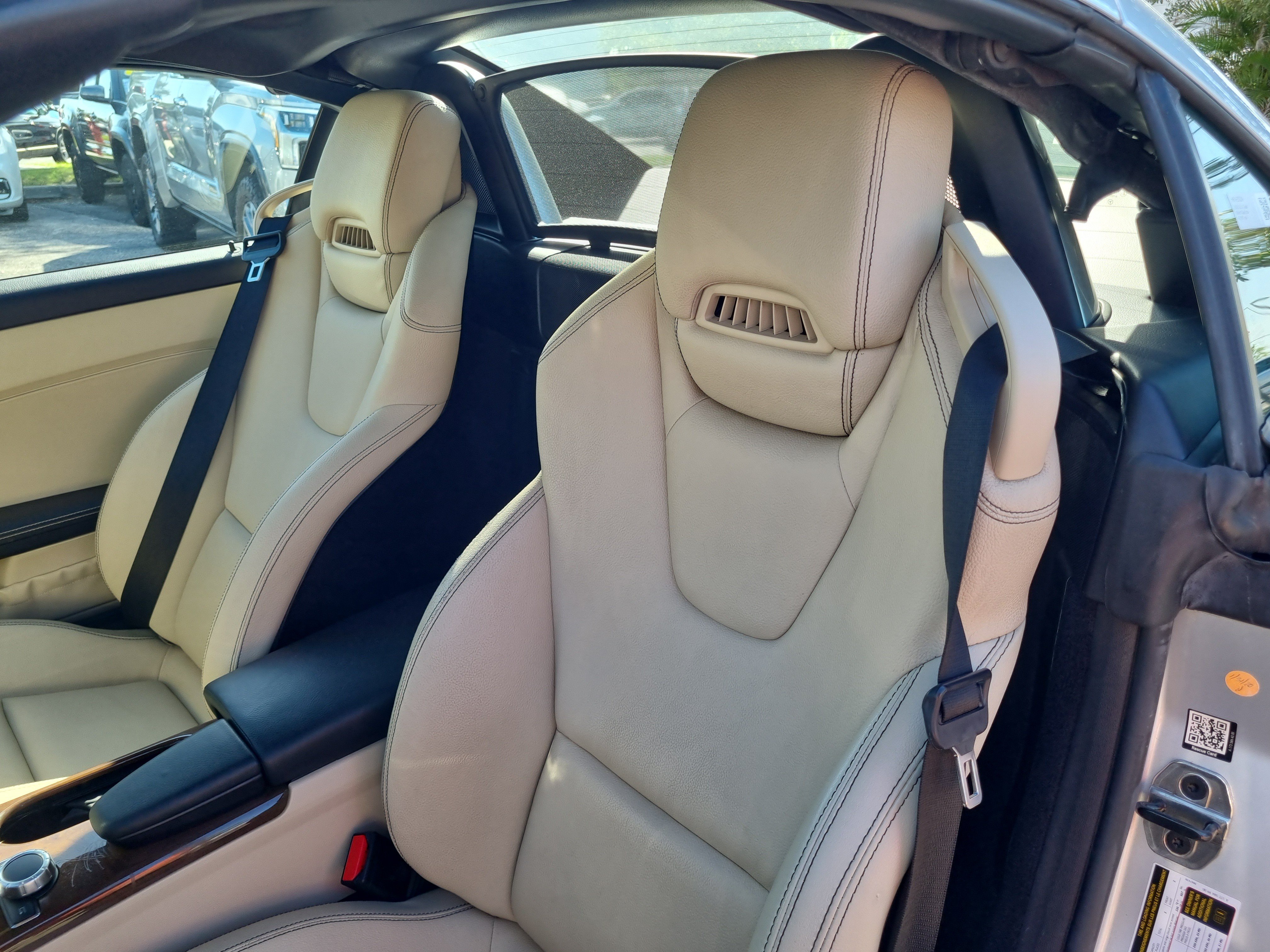 Used 2020 Mercedes-Benz SLC 300 w/ Premium Package image 19