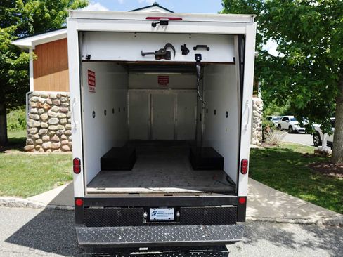 Used 2022 Ford Transit 350 DRW RWD image 27