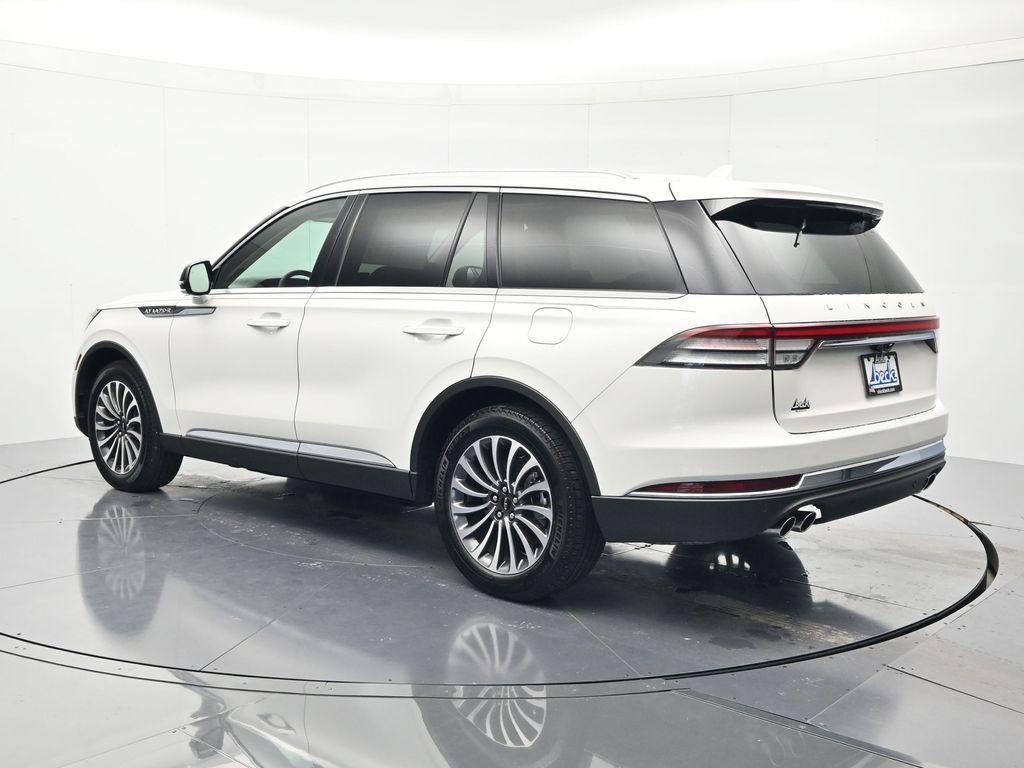 Used 2024 Lincoln Aviator 2WD w/ Premium Package image 7
