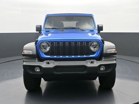 Used 2024 Jeep Wrangler Sport S image 2