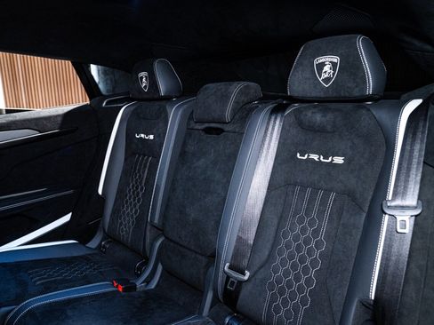 Used 2023 Lamborghini Urus Performante image 20