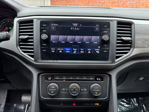 Used 2021 Volkswagen Atlas Cross Sport SE AWD/4WD image 18