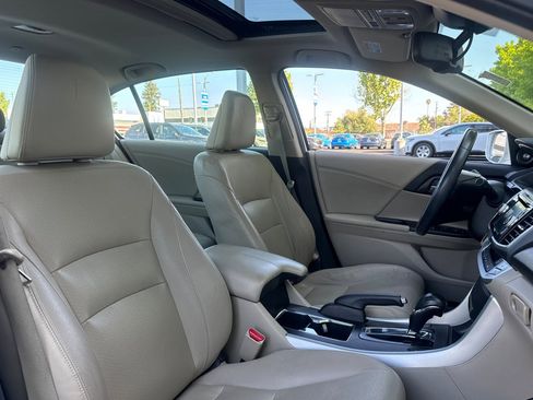 Used 2015 Honda Accord EX-L image 31