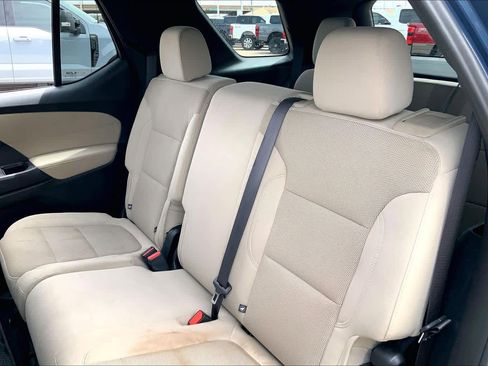 Used 2023 Chevrolet Traverse LS FWD image 21
