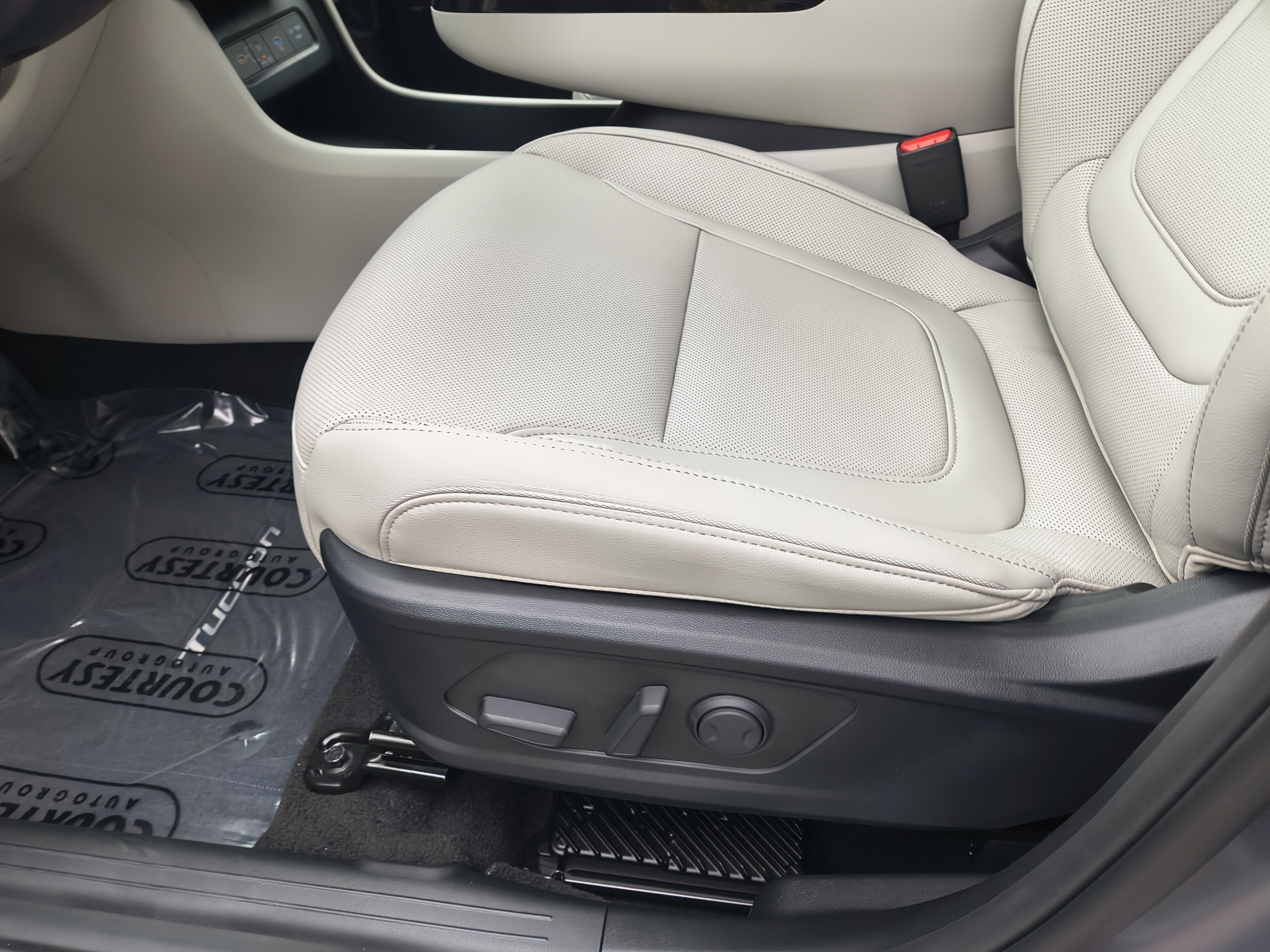 New 2026 Hyundai Tucson Limited FWD image 20