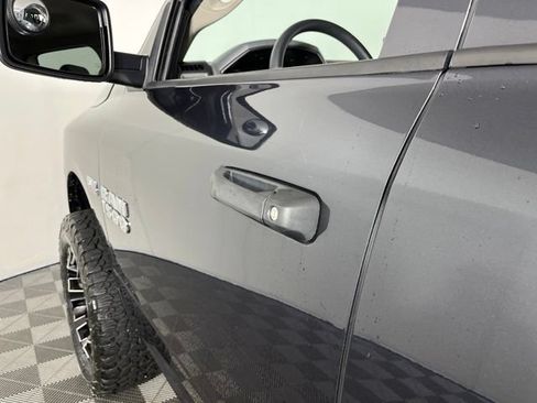 Used 2018 RAM 1500 Express w/ Express Value Package AWD/4WD image 9