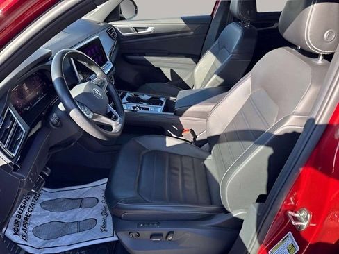 Used 2025 Volkswagen Atlas Cross Sport SEL R-Line image 4