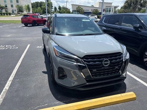 Used 2024 Nissan Kicks SR FWD image 12