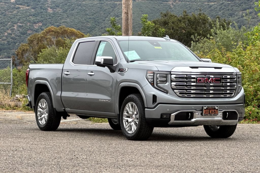 Used 2024 GMC Sierra 1500 Denali w/ Technology Package AWD/4WD image 2