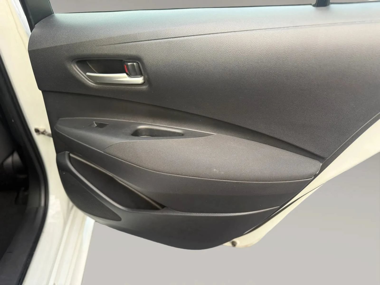 Used 2021 Toyota Corolla LE FWD image 38