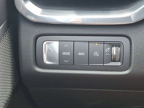 Certified 2026 GMC Acadia Denali Ultimate w/ LPO, Floor Liner Package AWD/4WD image 24