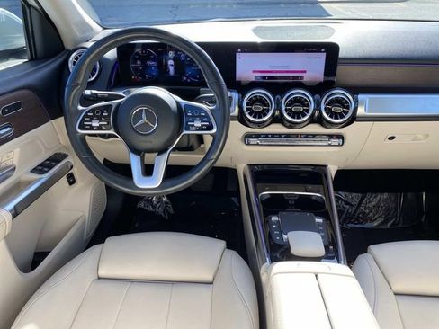 Used 2023 Mercedes-Benz GLB 250 4MATIC image 16