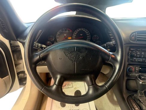 Used 1998 Chevrolet Corvette Coupe w/ Memory Pkg RWD image 15