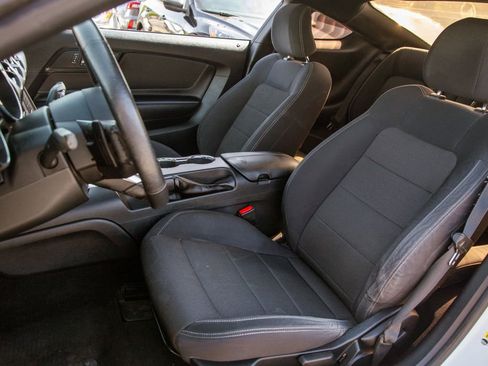 Used 2016 Ford Mustang Coupe RWD image 12