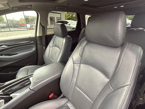 Used 2020 Buick Enclave Essence w/ Sound and Sites Package AWD/4WD image 14