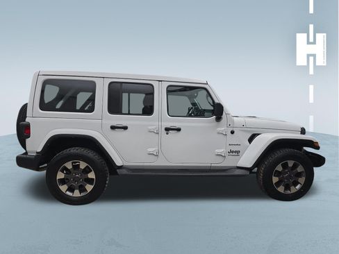 Used 2022 Jeep Wrangler Unlimited Sahara w/ Cold Weather Group AWD/4WD image 3
