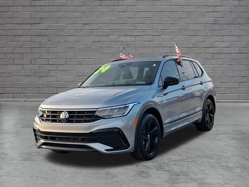 Used 2024 Volkswagen Tiguan SE R-Line FWD image 4
