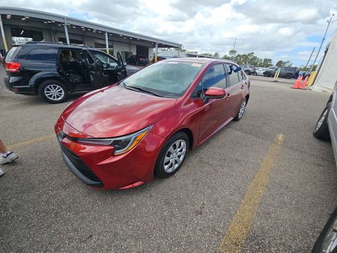 Used 2023 Toyota Corolla LE FWD image 4