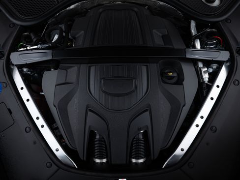 Certified 2025 Porsche Panamera 4 image 27