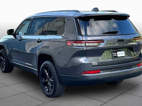 Used 2025 Jeep Grand Cherokee L Altitude RWD image 12