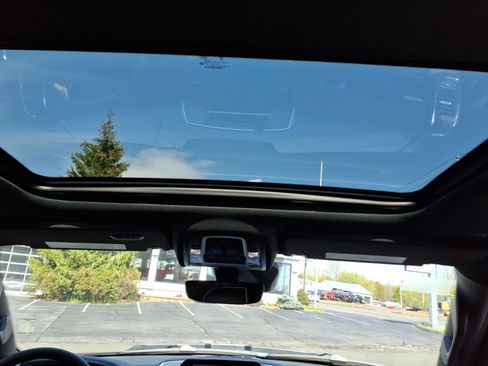 New 2026 RAM 1500 Laramie AWD/4WD image 8