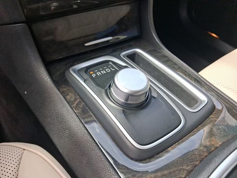 Used 2019 Chrysler 300 Limited RWD image 19