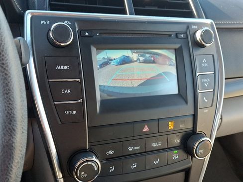 Used 2015 Toyota Camry LE image 16