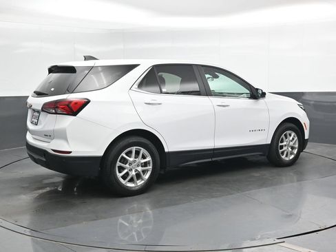 Used 2024 Chevrolet Equinox LT AWD/4WD image 3