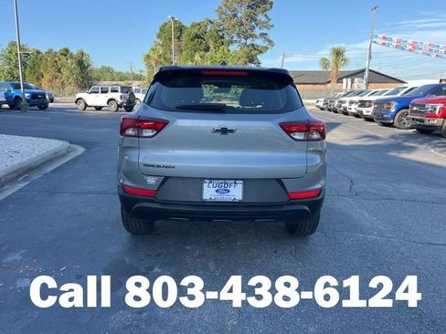 Used 2023 Chevrolet TrailBlazer LS w/ LPO, Blackout Package FWD image 32