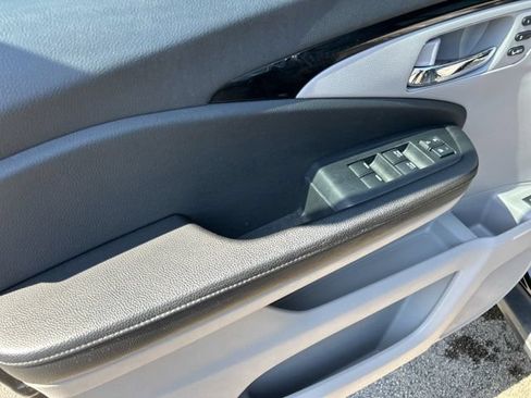 Used 2017 Honda Pilot Touring image 28
