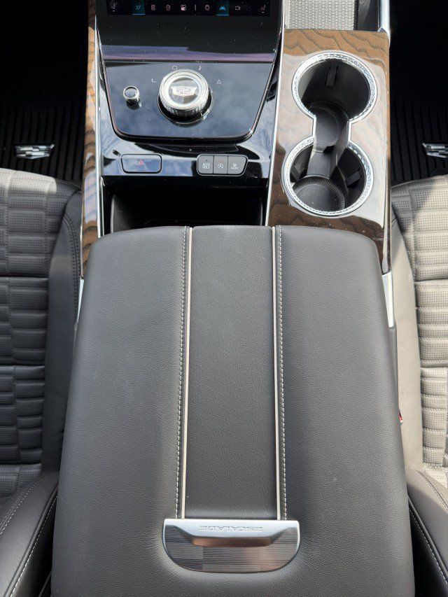 Used 2026 Cadillac Escalade Platinum Sport AWD/4WD image 43