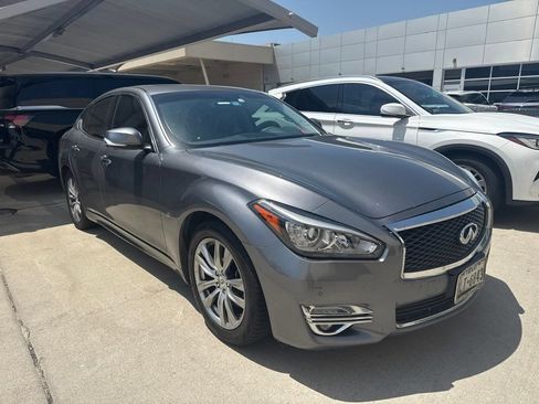 Used 2019 INFINITI Q70 Luxe w/ Proactive Package RWD image 1