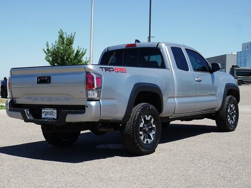 Used 2021 Toyota Tacoma TRD Off-Road w/ TRD Premium Off Road Package AWD/4WD image 5