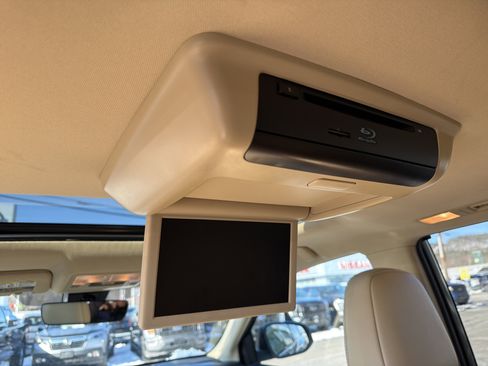 Used 2019 Toyota Highlander XLE image 32