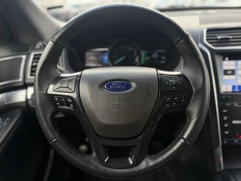 Used 2018 Ford Explorer Sport w/ Ford Safe & Smart Package image 22