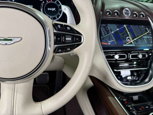 Used 2021 Aston Martin DBX image 23