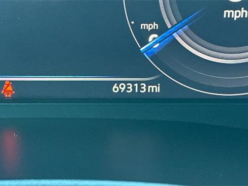 Used 2020 Volkswagen Atlas Cross Sport SEL image 26