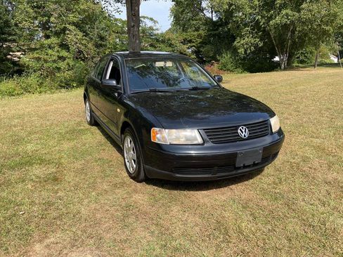 Used 1999 Volkswagen Passat GLS image 17