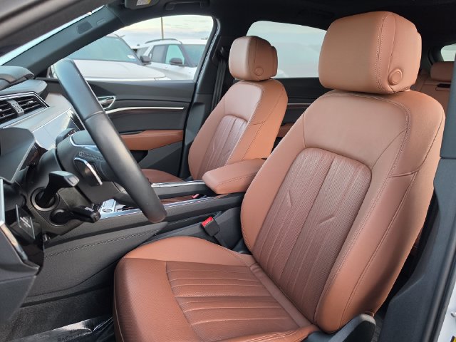 Used 2024 Audi Q8 e-tron Premium Plus AWD/4WD image 15