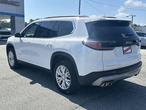Used 2026 GMC Acadia Elevation w/ Elevation Premium Package FWD image 5