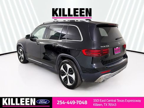 Used 2025 Mercedes-Benz GLB 250 w/ Exclusive Package image 6
