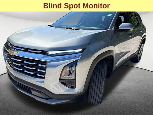 Used 2025 Chevrolet Equinox LT AWD/4WD image 5