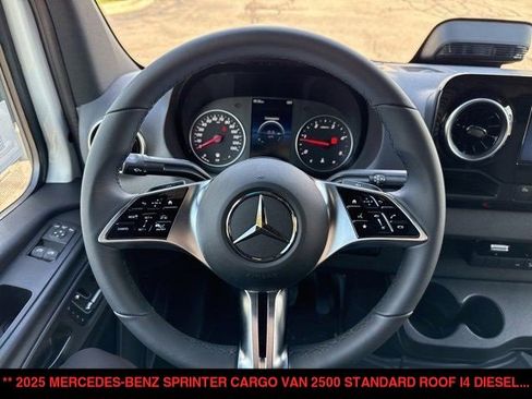 Used 2025 Mercedes-Benz Sprinter 2500 image 20