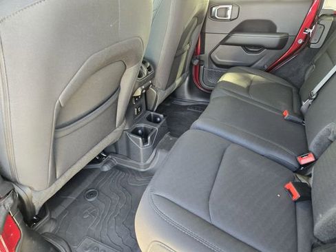 Certified 2022 Jeep Wrangler Unlimited Sahara image 32