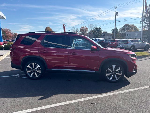 Used 2023 Honda Pilot Touring image 7